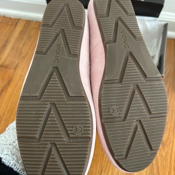Vionic McKenzie Haven Suede Moccasins Slip-On Loafers New! Super comfy!! - Picture 7 of 10